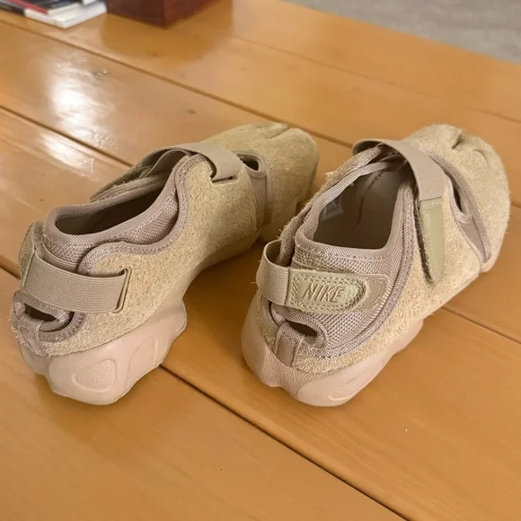 Nike Air Rift Premium Womens Sz 9 tabi - Picture 2 of 9